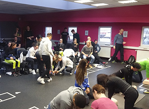 iHELP seminar oživljana z uporabo defibrilatorja. Predstavitev iHELP mobilne aplikacije